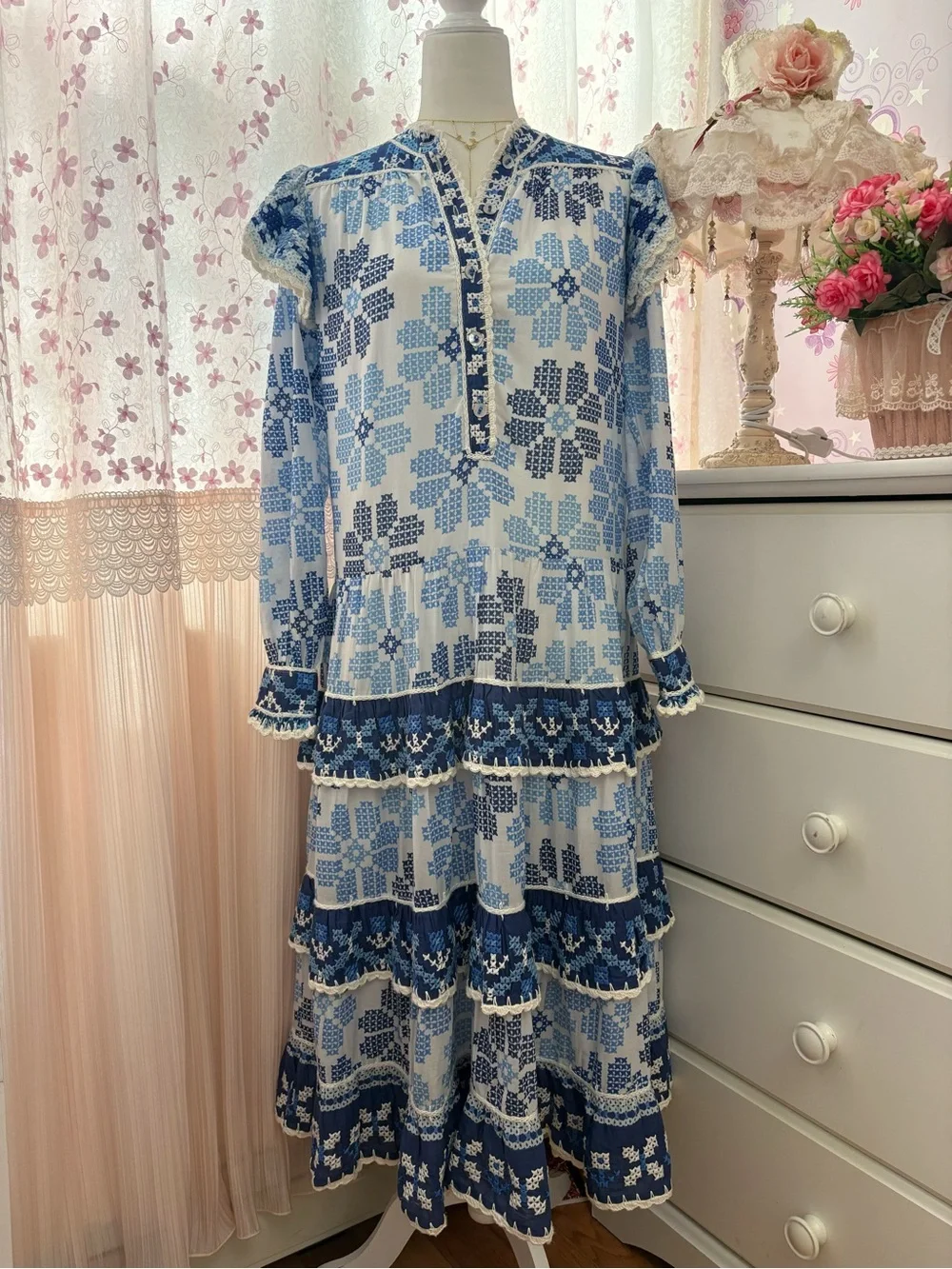 Farm Rio Off-White Stitched Flowers And Girls Midi Dress - Picture 4 of 11